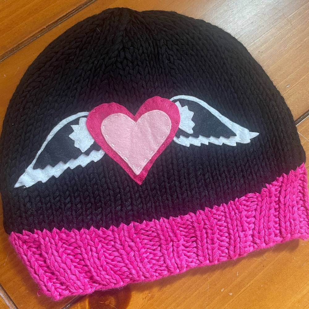 New Zoonu Handknit baby hat. Valentines. Tattoo style heart and wings. Gift